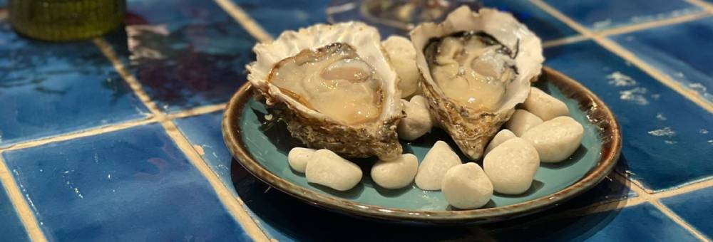 Degusta las mejores ostras en Ametller Origen Mercat d’Autors CASA SEAT