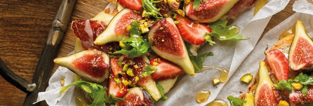 Prepara aquestes torrades de figues i camembert i sorprèn els teus convidats